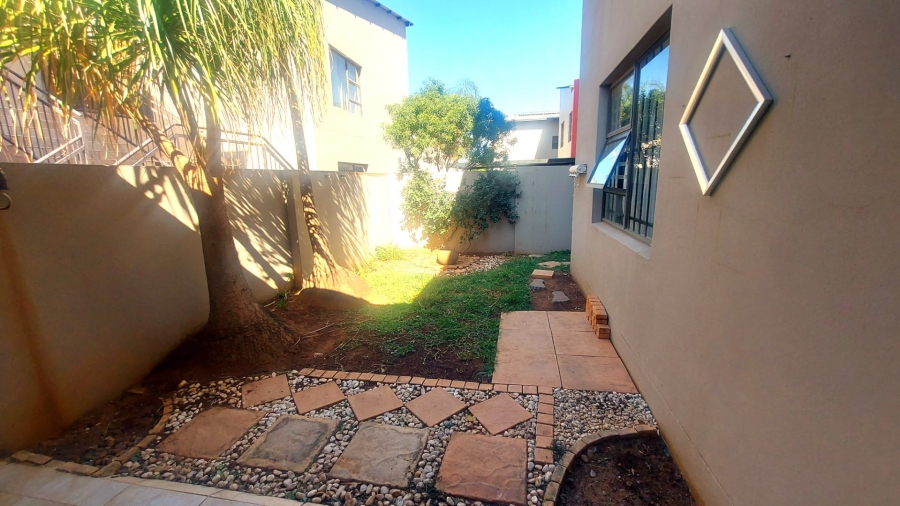 2 Bedroom Property for Sale in Gateway Manor North West
